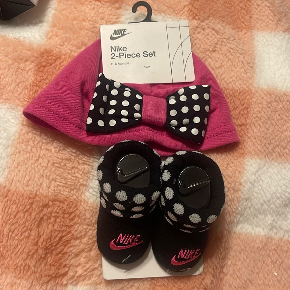 Nike hat set